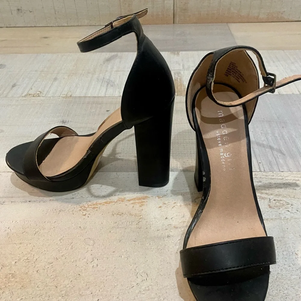 Steve madden shoes. Size 36. Worn once. True to size - Picture 2 of 4